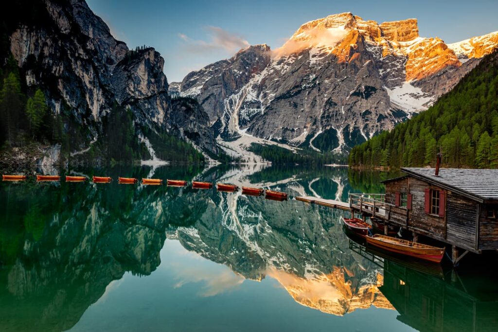 Hermosa Fotografía Del Lago Di Braies