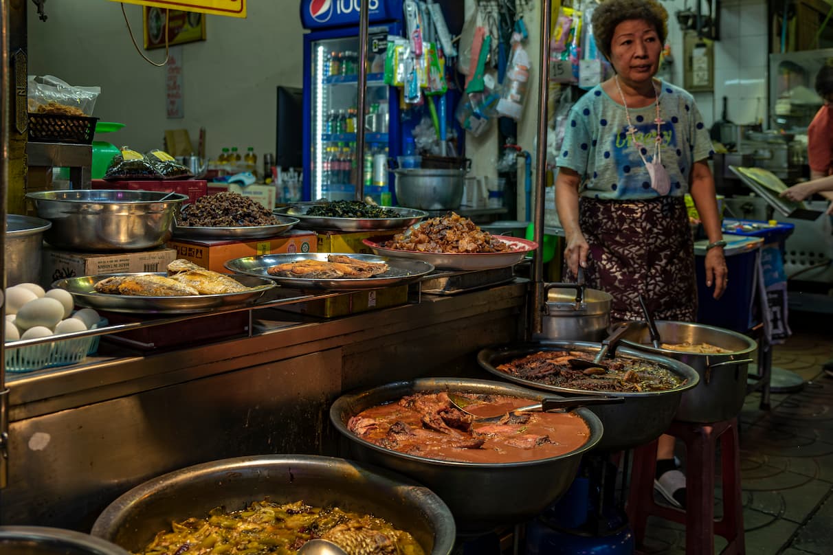 Puesto de comida callejera en Tokio