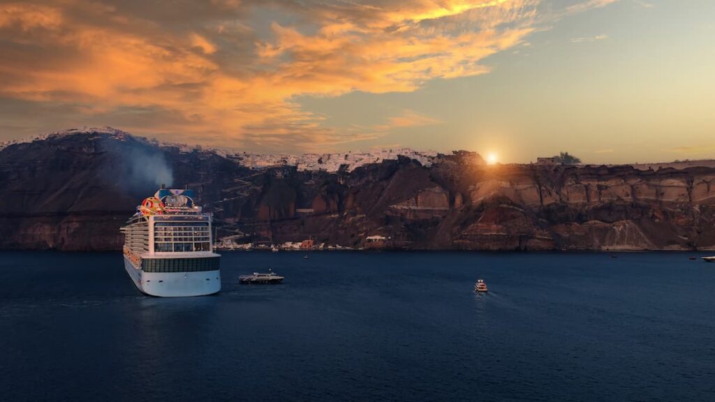 Fotografía De Un Crucero En Santorini Grecia